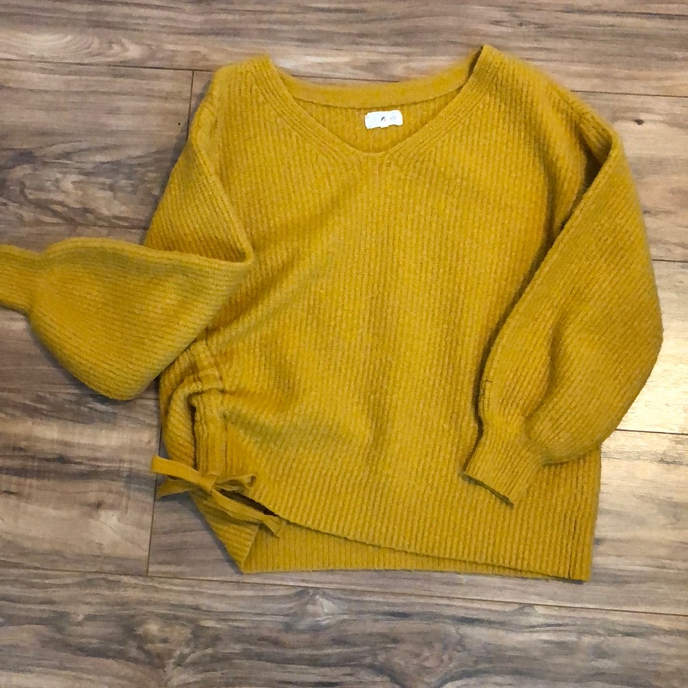 Lou & Grey scrunch  sweater